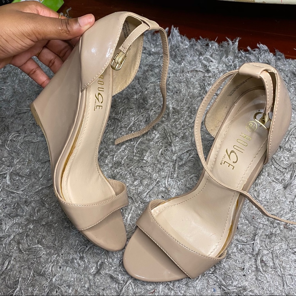 Tan Shiny Wedges